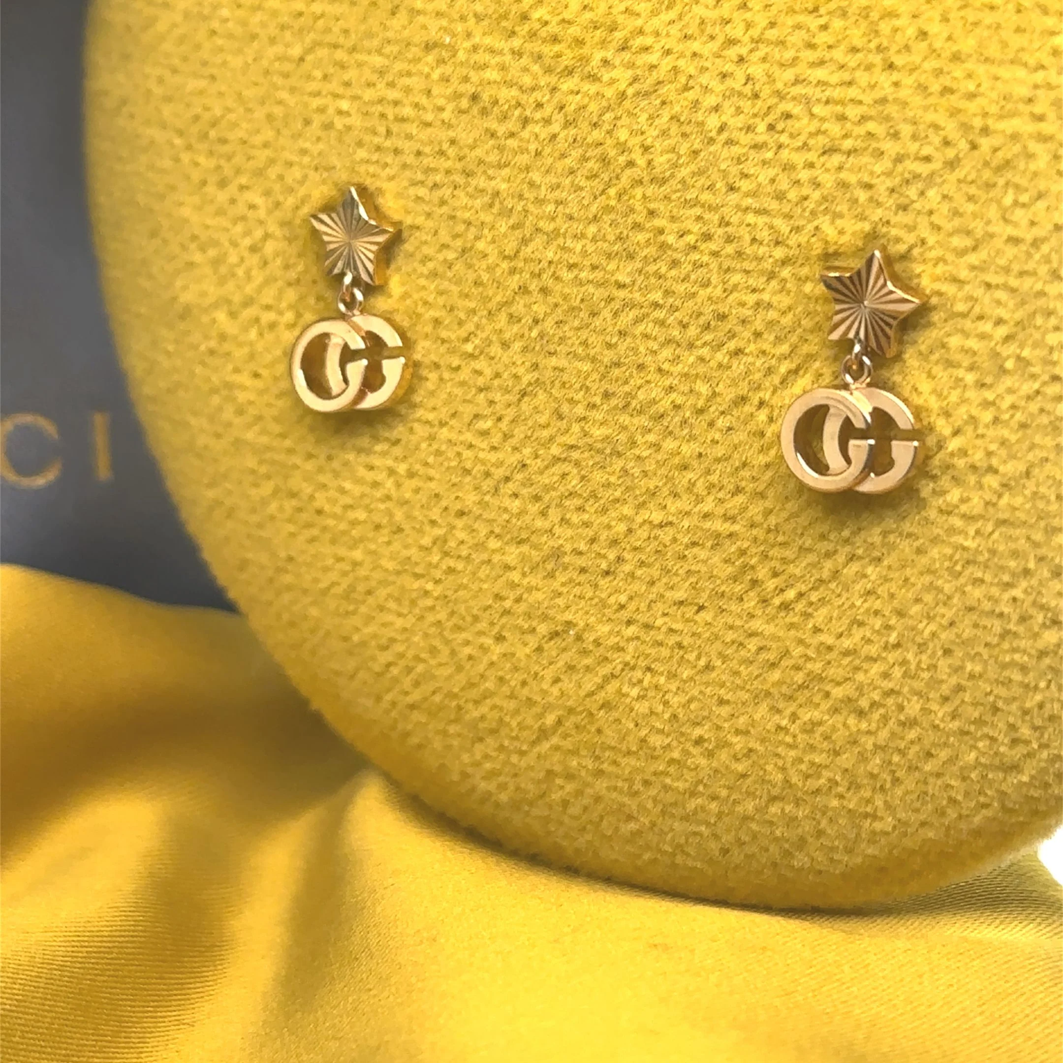 Gucci 18ct Yellow Gold Running Earrings 2g - Image 7