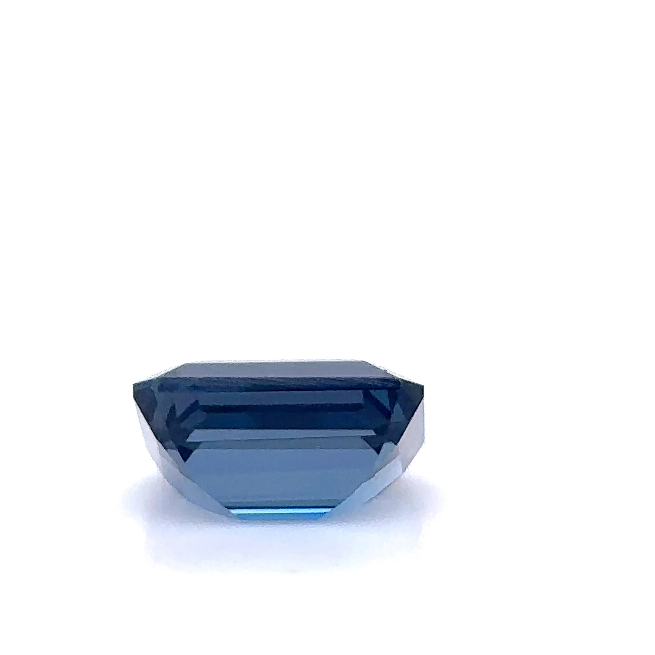 Bespoke Loose Blue Topaz Emerald Cut 8.35ct - Image 6