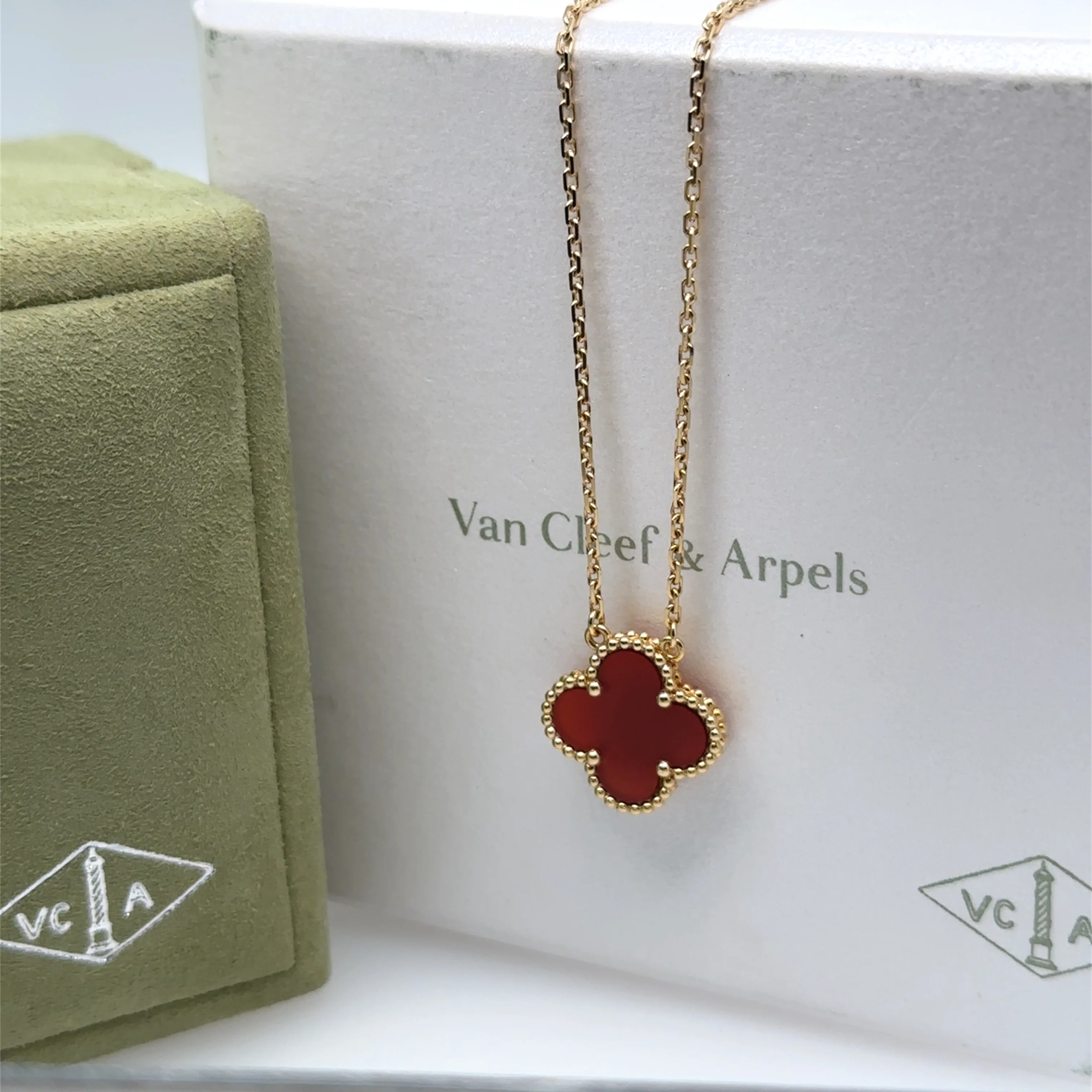 Van Cleef & Arpels 18ct Yellow Gold Vintage Alhambra Carnelian Necklace 5g - Image 7