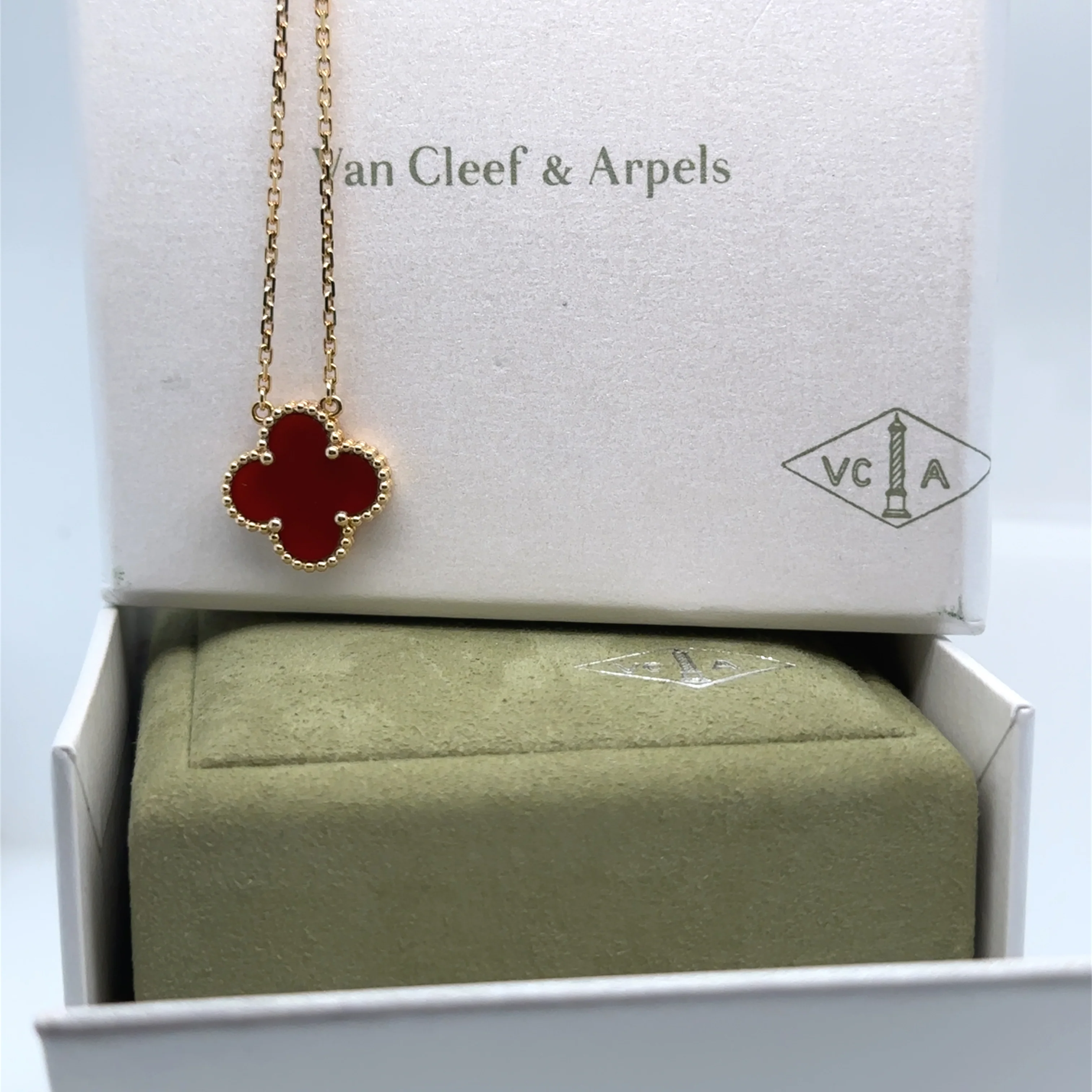 Van Cleef & Arpels 18ct Yellow Gold Vintage Alhambra Carnelian Necklace 5g - Image 8